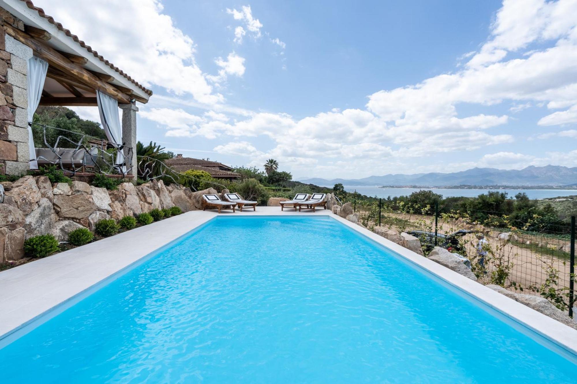 Capo Coda Cavallo Piscina Privata